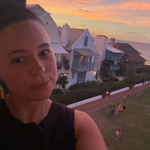 Meet your Posher, Raven. - Picture 3 of 9